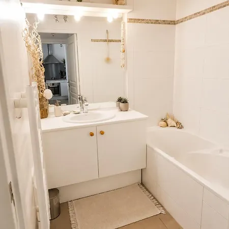 Apartment Petit Cocon Proche Avec Piscine Et Jardin Six-Fours-les-Plages
